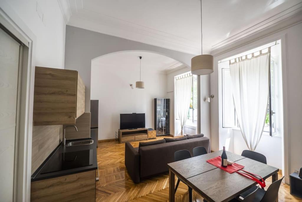 Lovely And New Near Termini Station Apartment